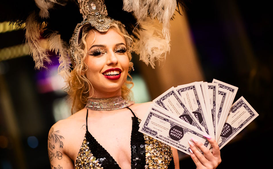 Neon und Glitter: Dein Las-Vegas-Make-up